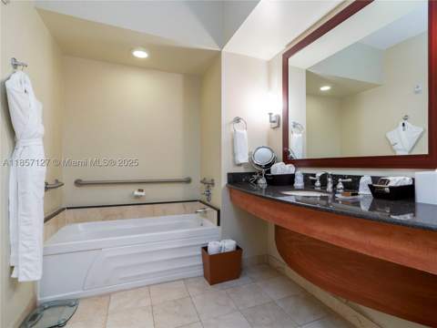 18001 Collins Ave 811, Sunny Isles Beach FL - photo 8 of 22
