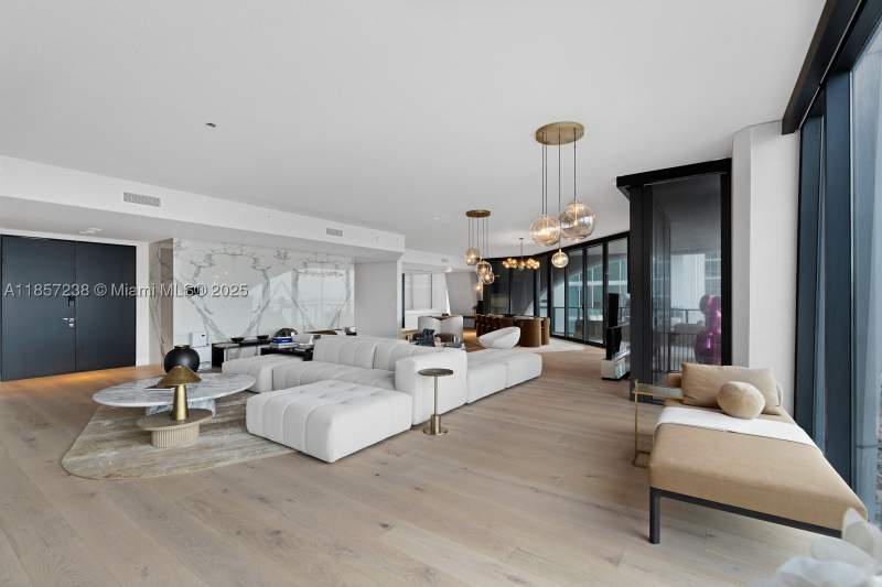 4 bedroom Condominium at 1000 Biscayne Blvd 2402, One Thousand Museum Condo, Miami — photo 4