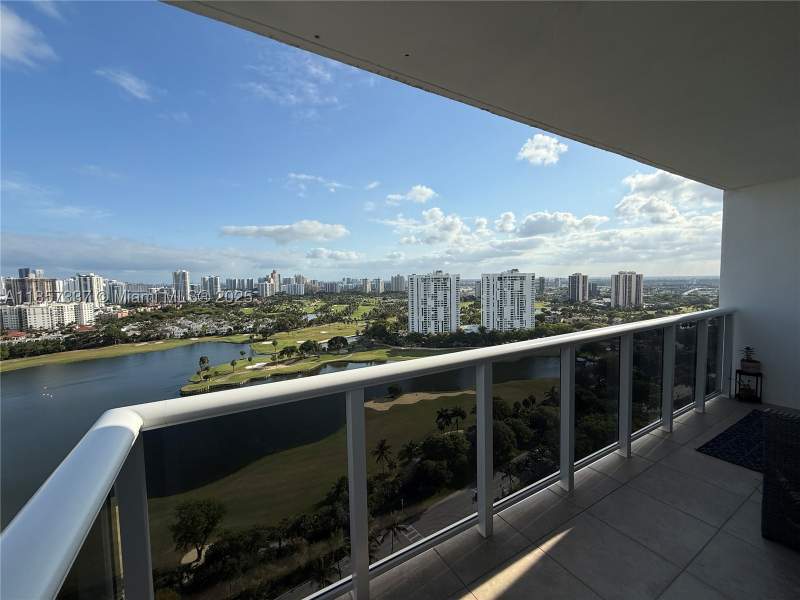 1 bedroom Condominium at 3625 N Country Club Dr Ph5, Aventura Eldorado Condo, Aventura — photo 2