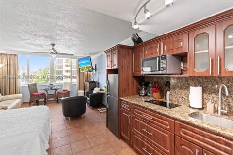 19201 Collins Ave 129, Sunny Isles Beach FL - photo 11 of 38