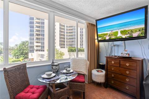 19201 Collins Ave 129, Sunny Isles Beach FL - photo 8 of 38