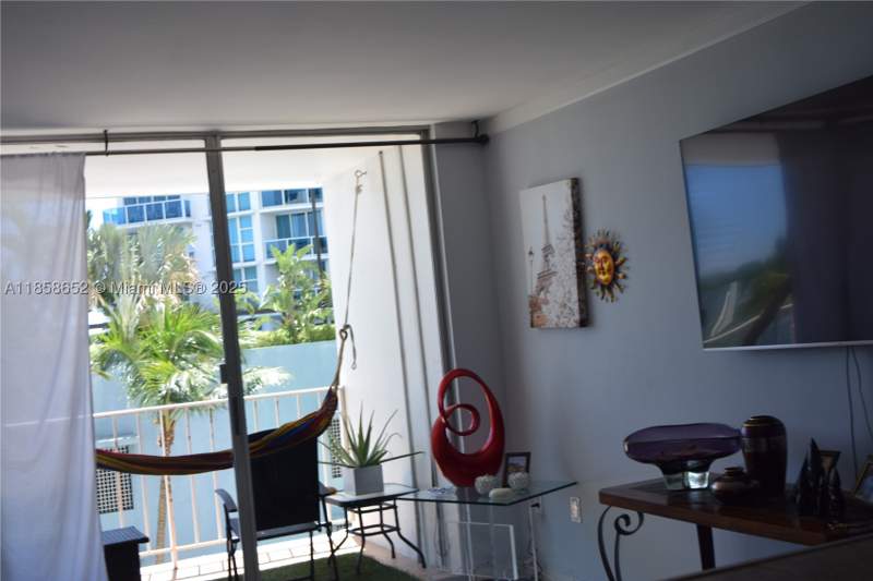 1 bedroom Condominium at 1865 79th St Cswy 4C, Kennedy House Condo, North Bay Village — photo 4