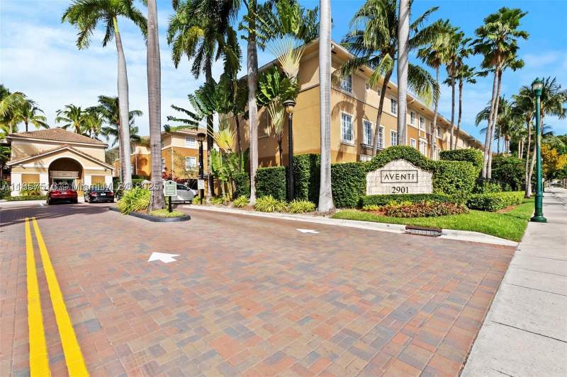 3 bedroom Townhouse at 2811 NE 185th St 801, Aventi At Aventura Condo, Aventura — photo 3