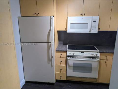 3304 Virginia St 4A, Miami FL - photo 11 of 20
