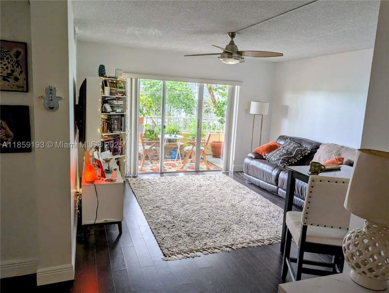 1 bedroom Condominium at 3304 Virginia St 4A, Virginia Oaks Condo, Miami — photo 3