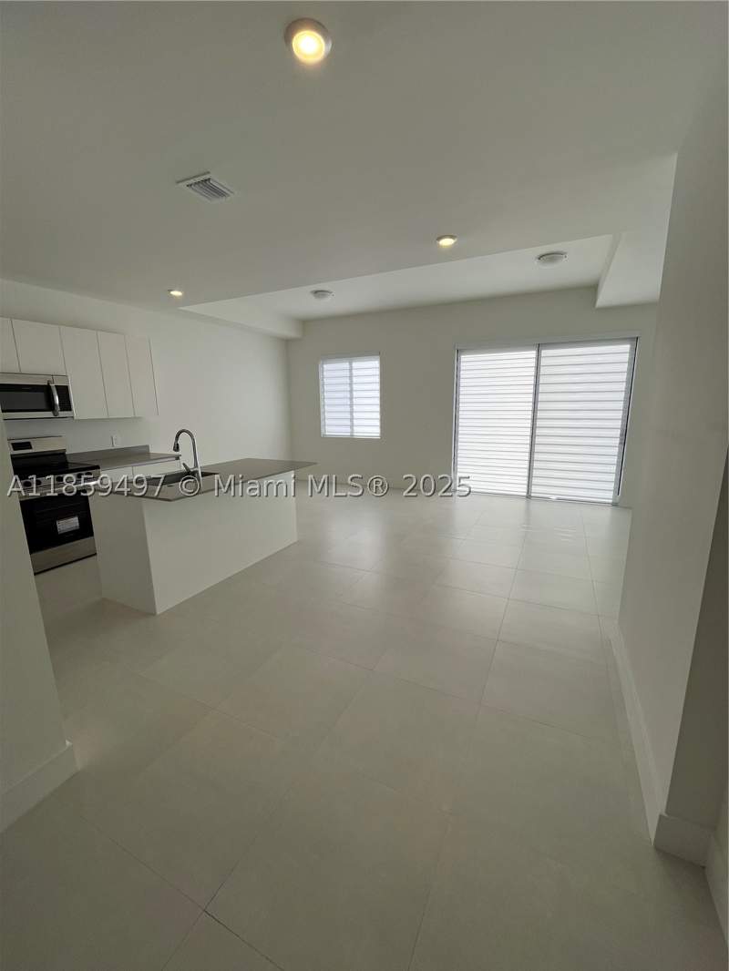 3 bedroom Townhouse at 34515 SW 191st Ct ., Century Park Square, Miami — photo 5