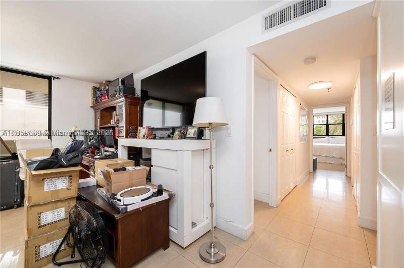 2 bedroom Condominium at 1621 Collins Ave 302, The Georgian Condo, Miami Beach — photo 4