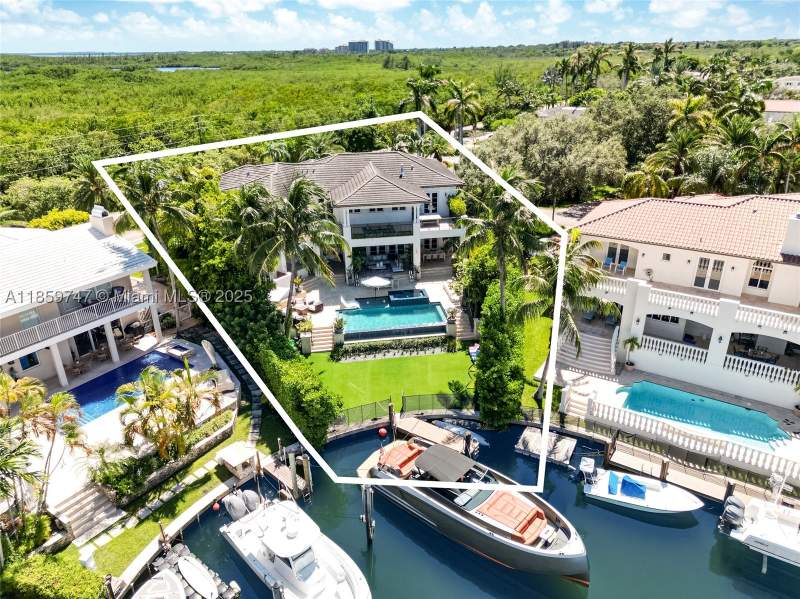 6 bedroom SingleFamilyResidence at 701 Bella Vista Ave, Coral Bay Sec D, Coral Gables — photo 2