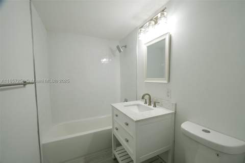 2740 SW 28th Ter 603, Miami FL - photo 12 of 21