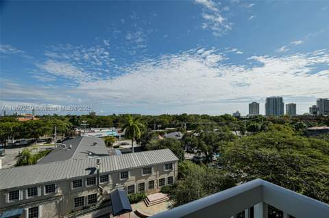 2740 SW 28th Ter 603, Miami FL - photo 15 of 21