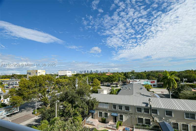2 bedroom Condominium at 2740 SW 28th Ter 603, Villaggio In The Grove To, Miami — photo 2
