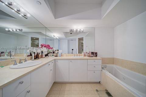 19900 E Country Club Dr 308, Aventura FL - photo 22 of 60