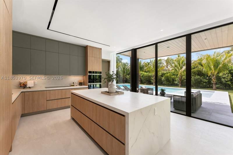 6 bedroom SingleFamilyResidence at 7400 SW 127th St, Palmetto Homesites, Pinecrest — photo 3