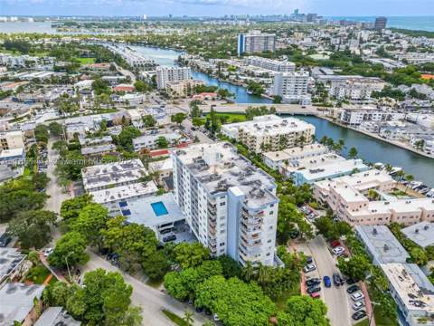 6900 Bay Dr 11F, Miami Beach FL - photo 24 of 26
