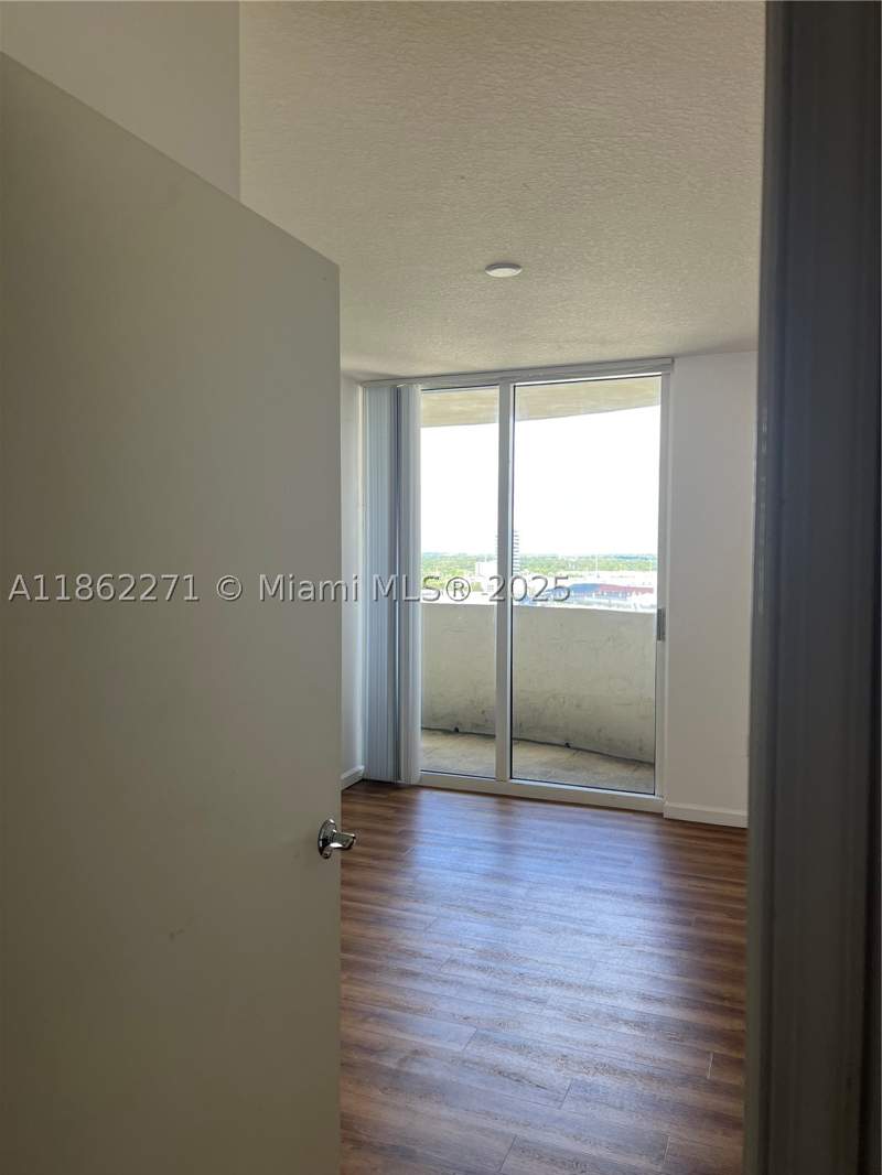 1 bedroom Condominium at 19501 W Country Club Dr 1411, Turnberry On The Green Co, Aventura — photo 3
