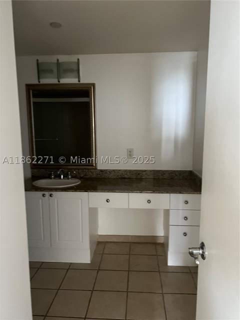 19501 W Country Club Dr 1411, Aventura FL - photo 7 of 18