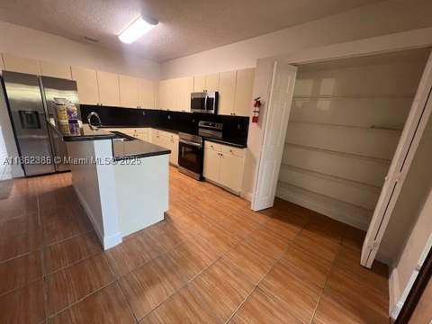 2217 SE 23rd Rd 2217, Homestead FL - photo 10 of 29