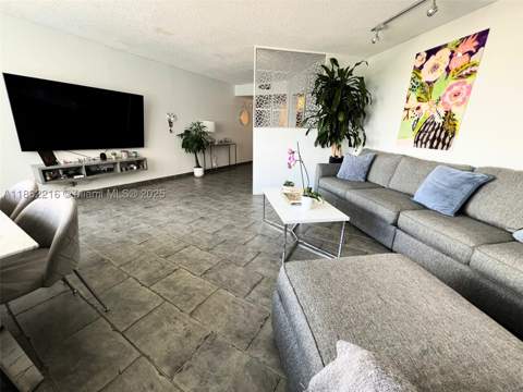 2750 NE 183rd St 2707, Aventura FL - photo 10 of 31