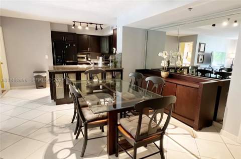 19555 E Country Club Dr 8305, Aventura FL - photo 15 of 31