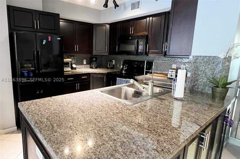 2 bedroom Condominium at 19555 E Country Club Dr 8305, The Yacht Club At Aventura, Aventura — photo 4