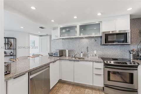 100 Bayview Dr 1924, Sunny Isles Beach FL - photo 14 of 37