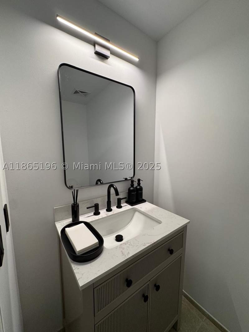 1 bedroom Condominium at 60 SW 13th St 1406, Infinity At Brickell Cond, Miami — photo 4