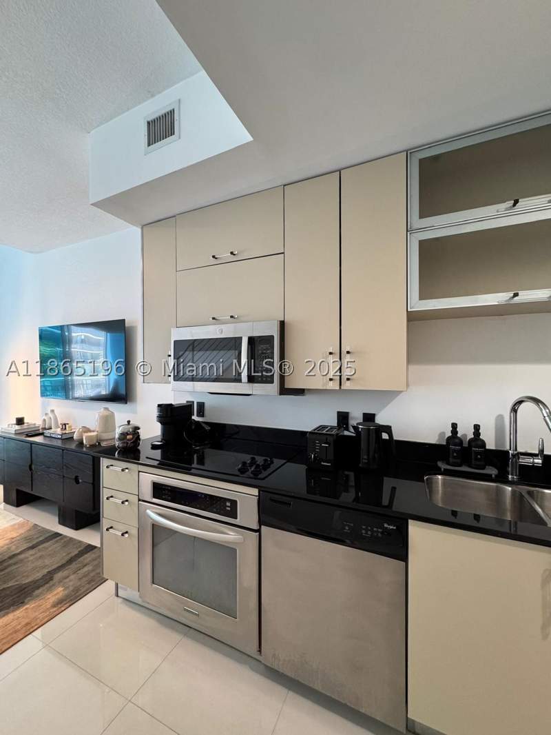 1 bedroom Condominium at 60 SW 13th St 1406, Infinity At Brickell Cond, Miami — photo 5