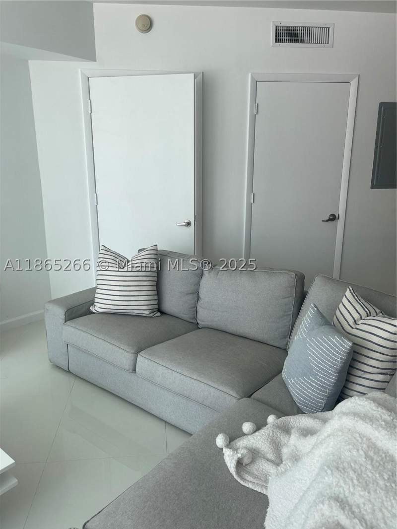 1 bedroom Condominium at 350 S Miami Ave 1108, Wind Condo, Miami — photo 2