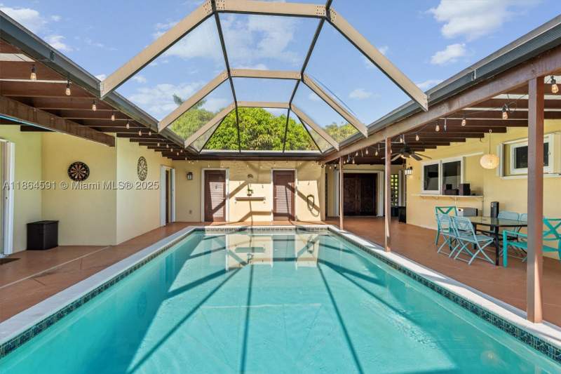 4 bedroom SingleFamilyResidence at 17625 SW 91st Ave., Herman Hills, Palmetto Bay — photo 3