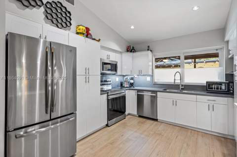 17625 SW 91st Ave., Palmetto Bay FL - photo 8 of 90