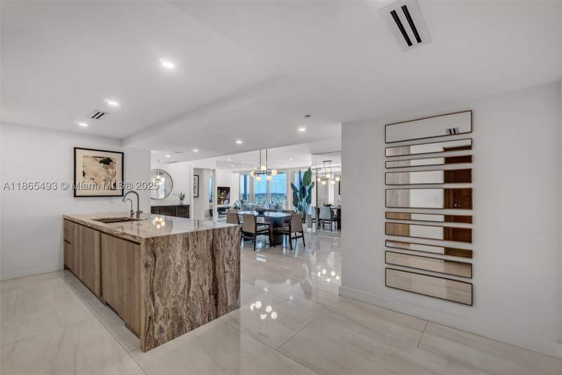 3 bedroom Condominium at 1500 Ocean Drive 1003, 1500 Ocean Drive Condo, Miami Beach — photo 3