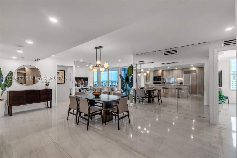 3 bedroom Condominium at 1500 Ocean Drive 1003, 1500 Ocean Drive Condo, Miami Beach — photo 4