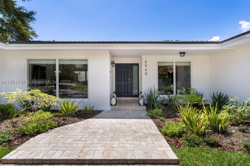 5 bedroom SingleFamilyResidence at 5940 SW 120th St, Town & Ranch Ests, Pinecrest — photo 2