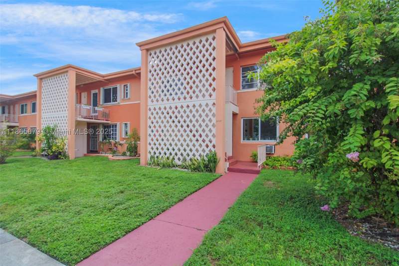 1 bedroom Condominium at 3451 SW 11th St 8A, Coral Gardens Condo Bldg, Miami — photo 2