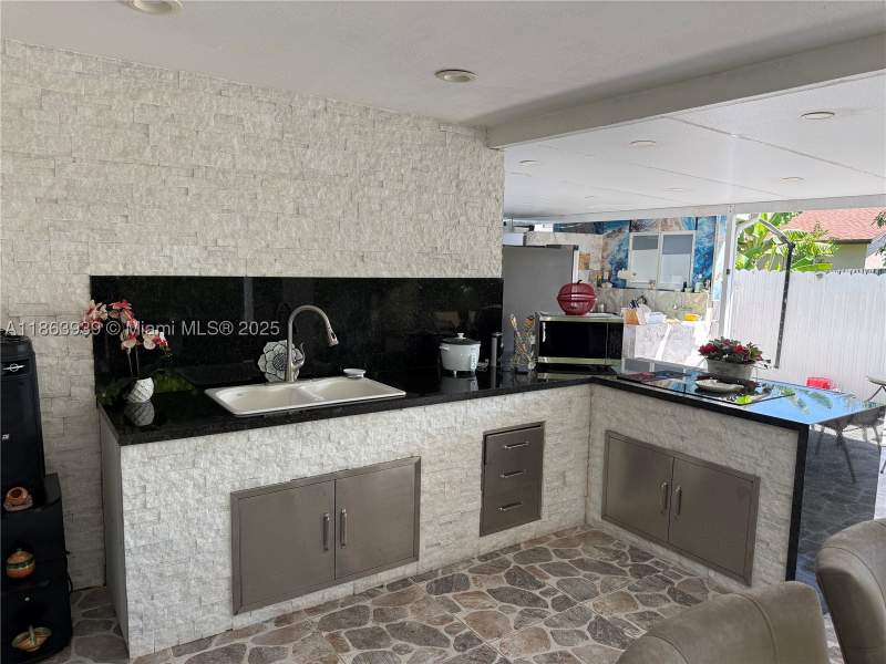 3 bedroom SingleFamilyResidence at 6553 SW 148th Pl, Westwind Lakes Sec 2, Miami — photo 5