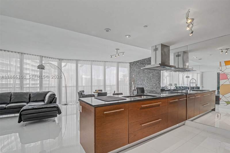 2 bedroom Condominium at 495 Brickell Ave 3504, Icon Brickell 2, Miami — photo 3