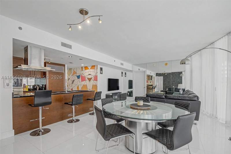 2 bedroom Condominium at 495 Brickell Ave 3504, Icon Brickell 2, Miami — photo 5