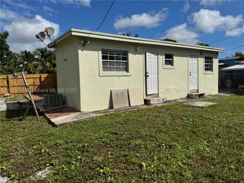 1178 NW 105th Ter, Miami FL - photo 22 of 23