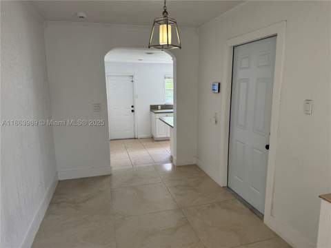 1178 NW 105th Ter, Miami FL - photo 7 of 23