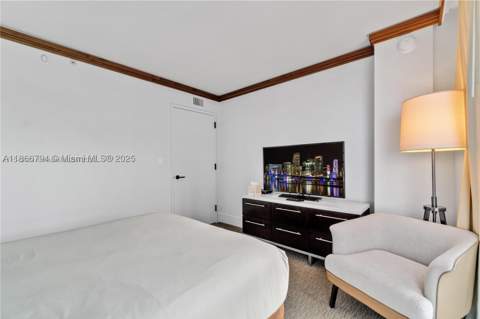 6801 Collins Ave 818, Miami Beach FL - photo 10 of 25