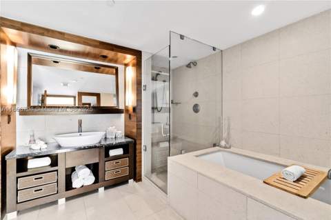 6801 Collins Ave 818, Miami Beach FL - photo 14 of 25