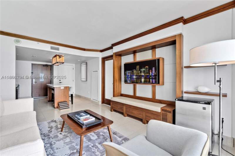 2 bedroom Condominium at 6801 Collins Ave 818, Central Carillon Beach Co, Miami Beach — photo 3