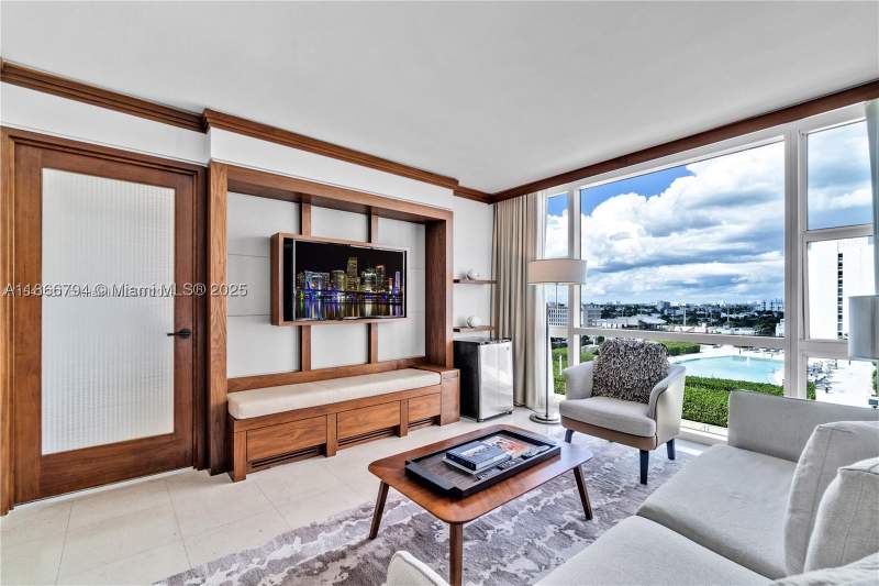 2 bedroom Condominium at 6801 Collins Ave 818, Central Carillon Beach Co, Miami Beach — photo 4
