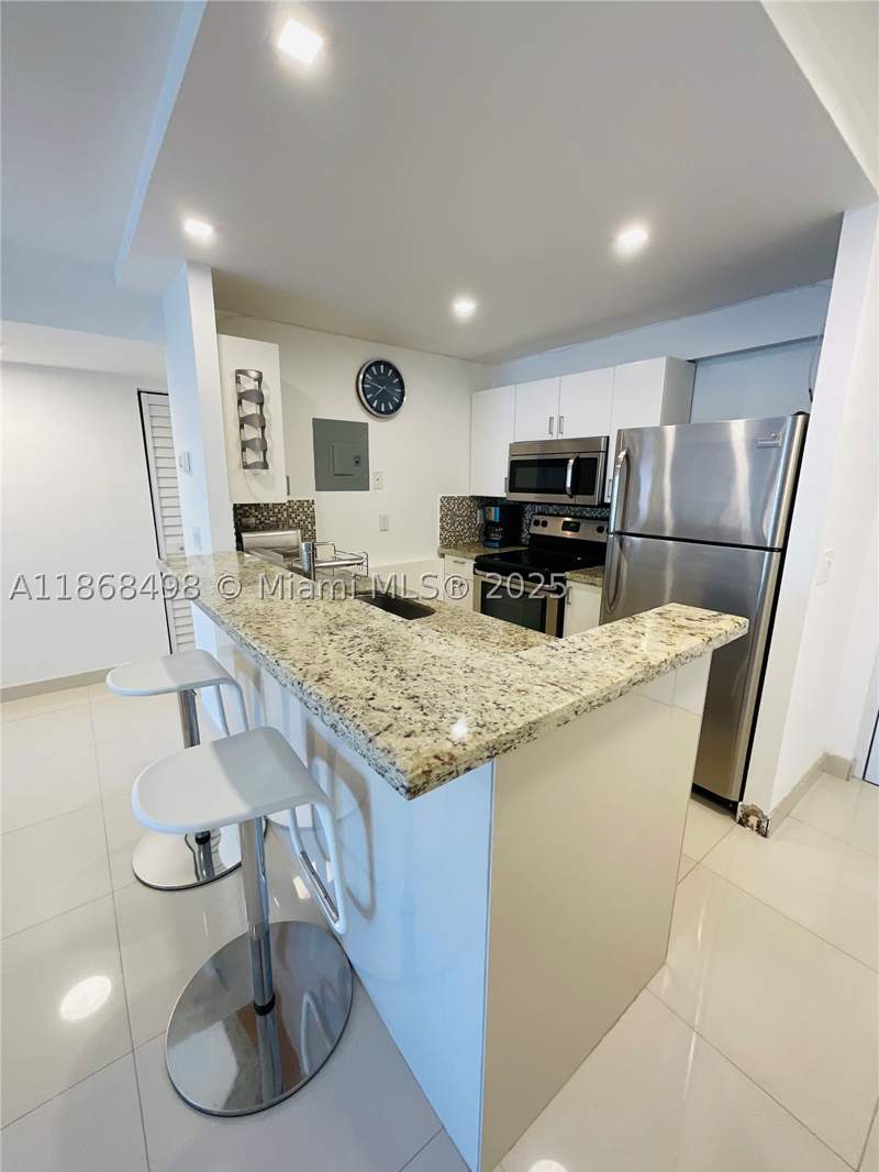 1 bedroom Condominium at 3545 NE 167th St 505, La Canadienne Condo, North Miami Beach — photo 4