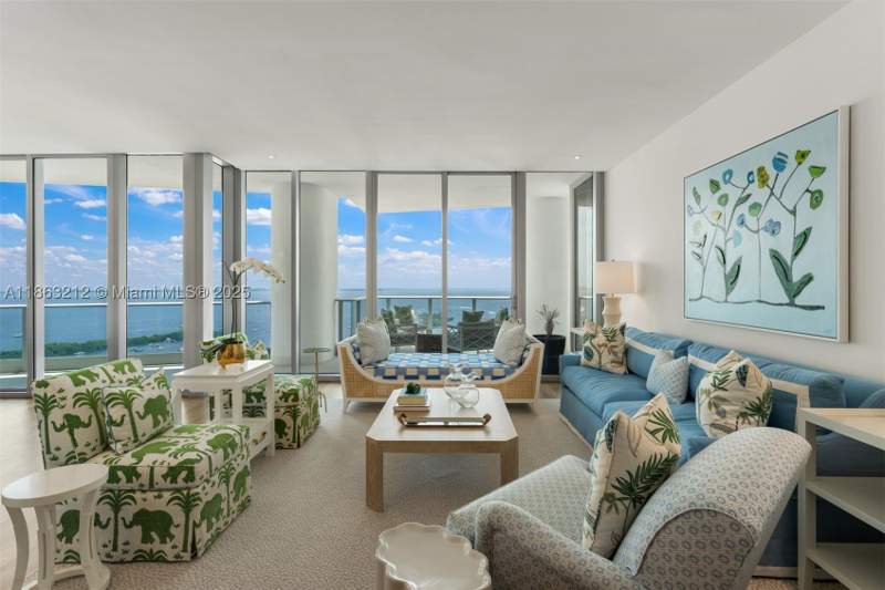 3 bedroom Condominium at 2627 S Bayshore Dr 2801, Grovenor House Condo, Miami — photo 2