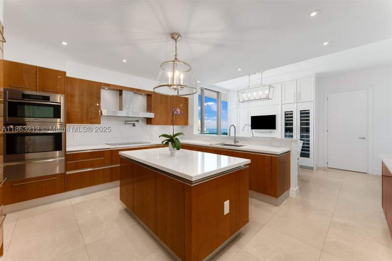 3 bedroom Condominium at 2627 S Bayshore Dr 2801, Grovenor House Condo, Miami — photo 5