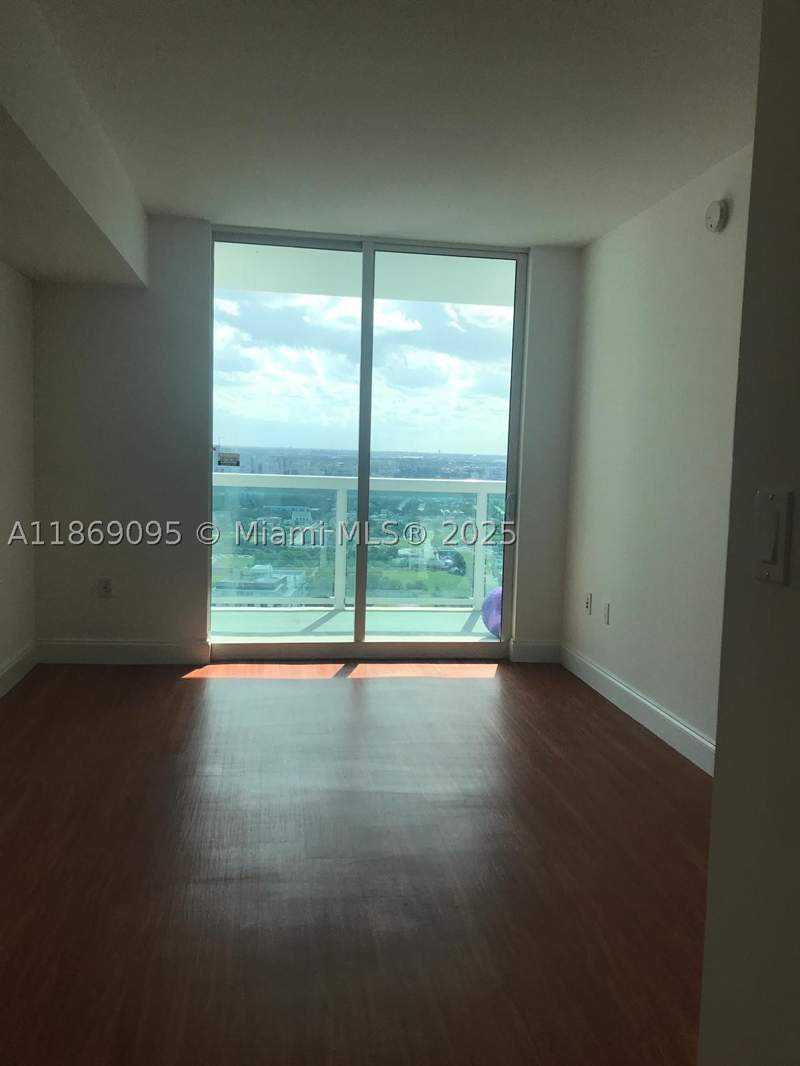 2 bedroom Condominium at 1800 N Bayshore Dr 3910, 1800 Club Condo, Miami — photo 2