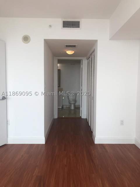 1800 N Bayshore Dr 3910, Miami FL - photo 7 of 9