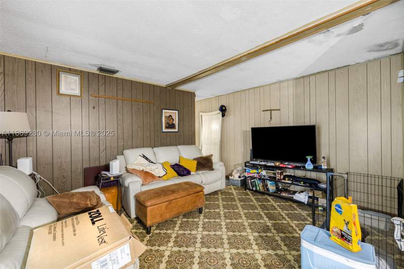 3 bedroom SingleFamilyResidence at 4510 NW 33rd Ave, Mead Manor, Miami — photo 5
