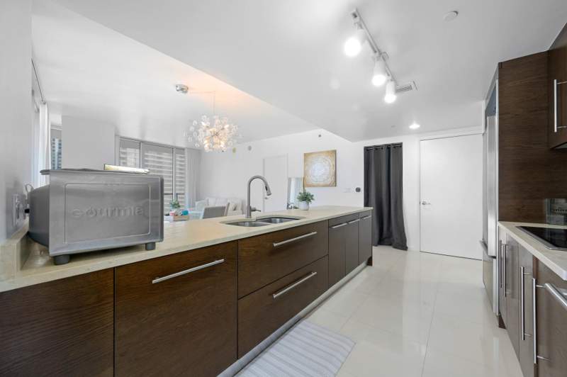 2 bedroom Condominium at 475 Brickell Avenue 1815, Icon Brickell, Miami — photo 3